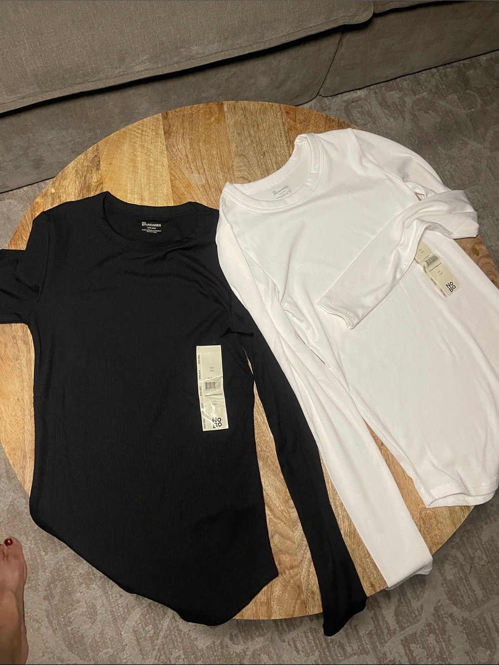 No Boundaries Women's Long Sleeve Tee - Black & White